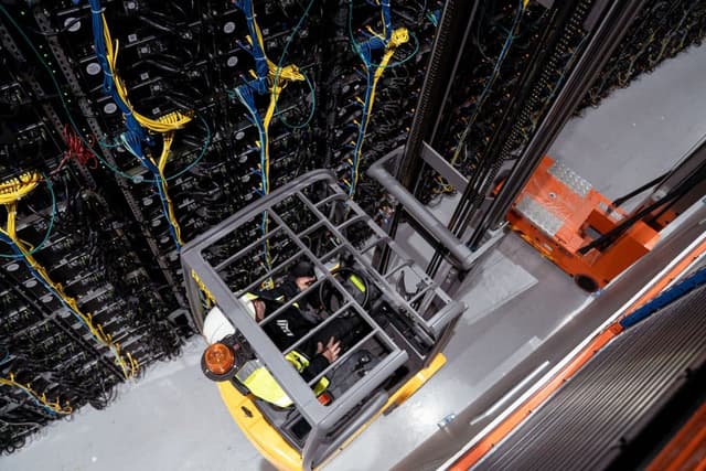 Northern Data Recovers Bitcoin Hashrate Amid Ongoing Sale of Peak Mining