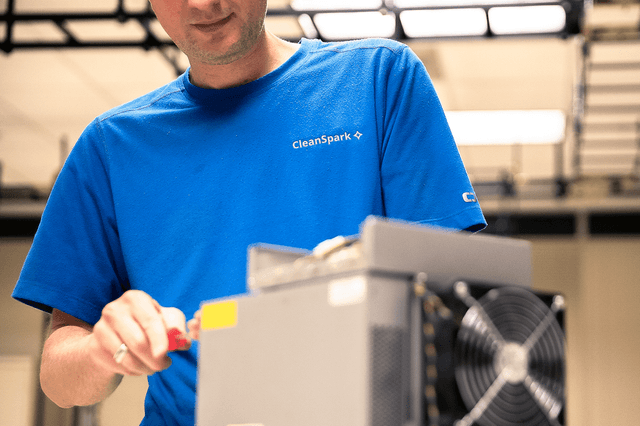 CleanSpark Buys Miners With Bitcoin in Sign of Shifting ASIC Market Power