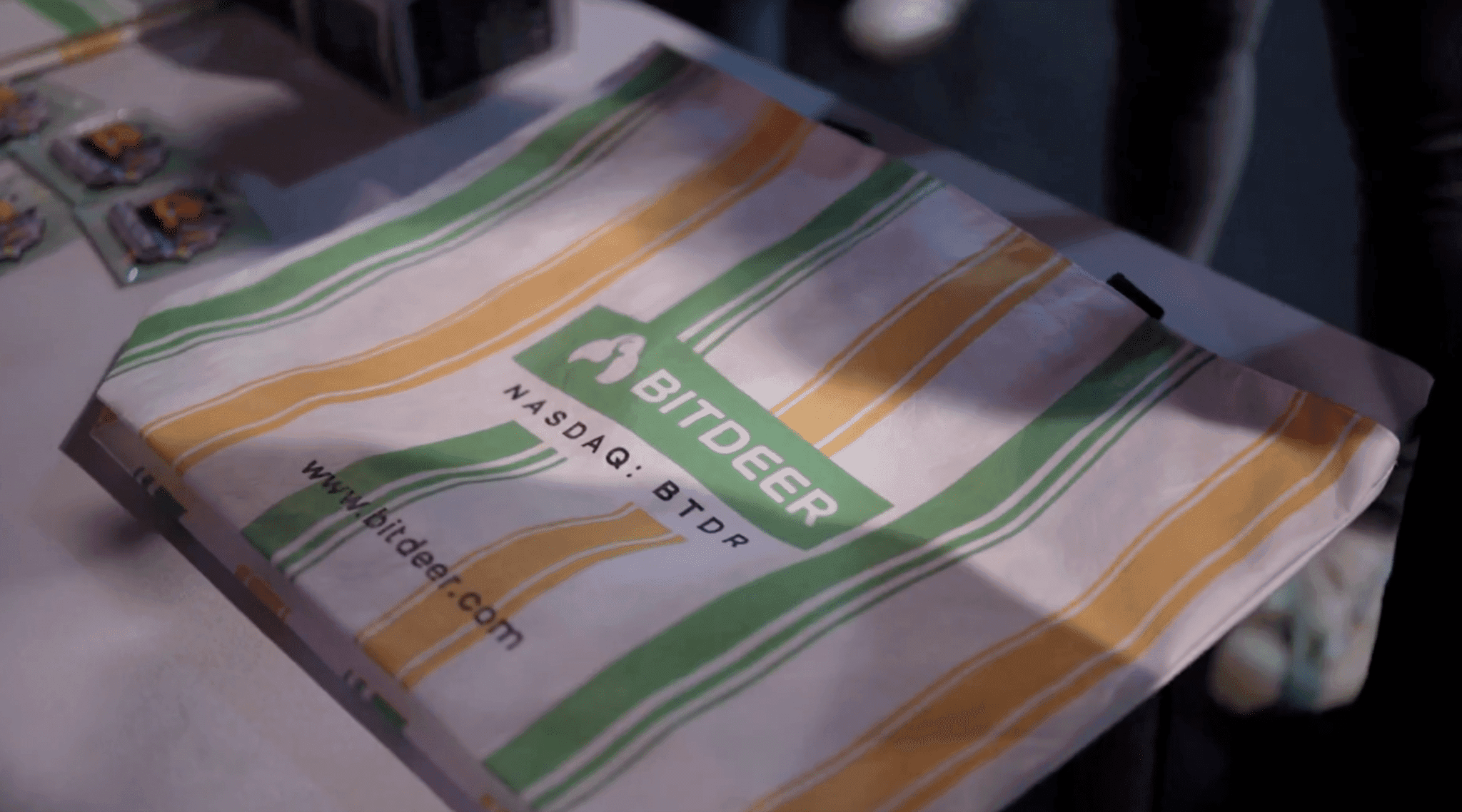 Bitdeer Shares Drop 22% After Pricing $400M Convertible Notes and $149M Equity Offering